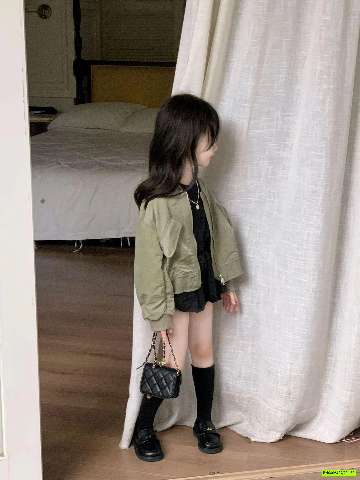 KHOÁC BOMBER DÁNG CROPTOP