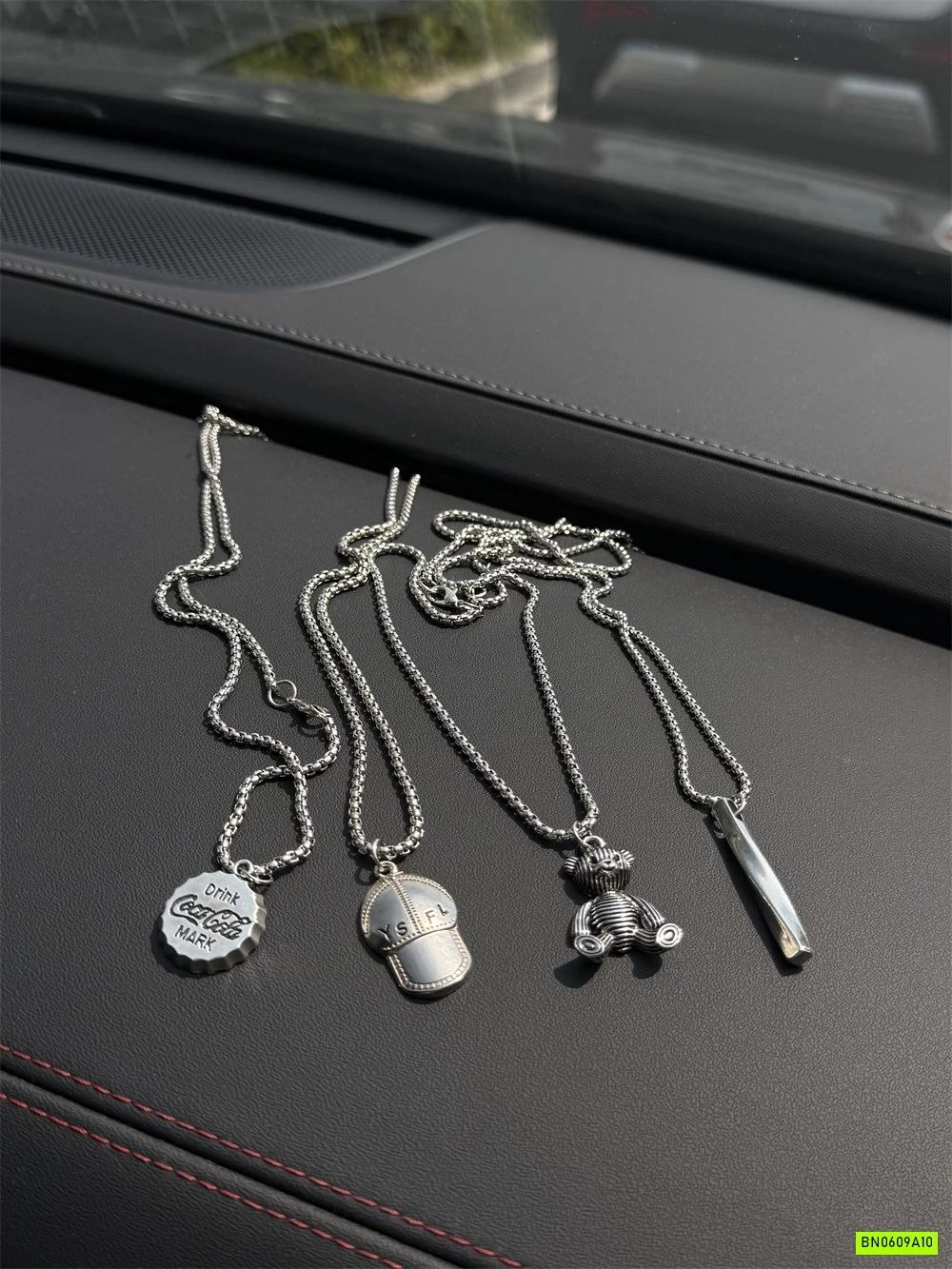 VÒNG CỔ PHỤ KIỆN CÁ TÍNH