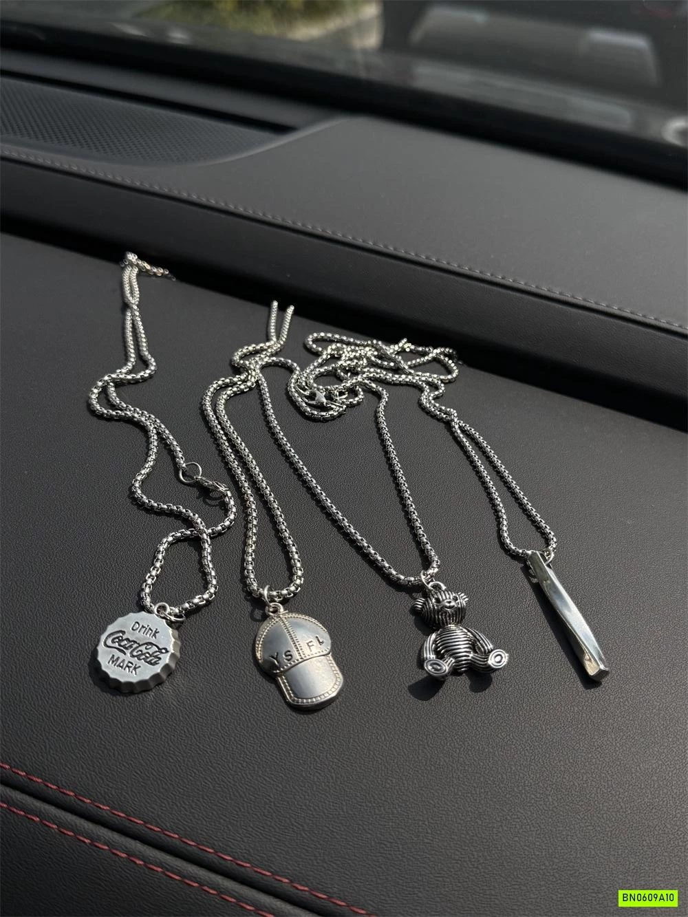 VÒNG CỔ PHỤ KIỆN CÁ TÍNH