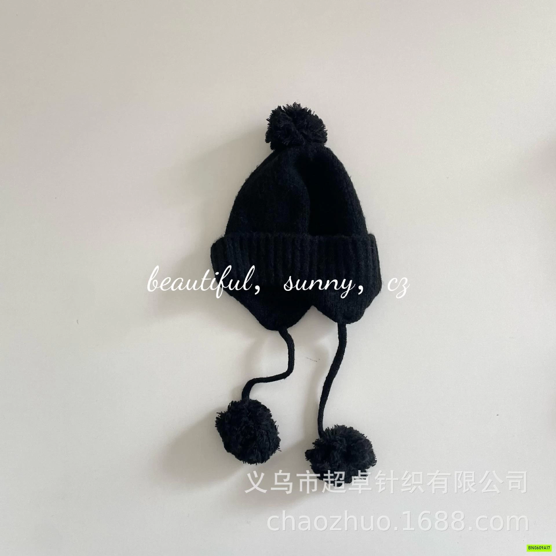 MŨ LEN TRƠN DÂY GẮN BÔNG