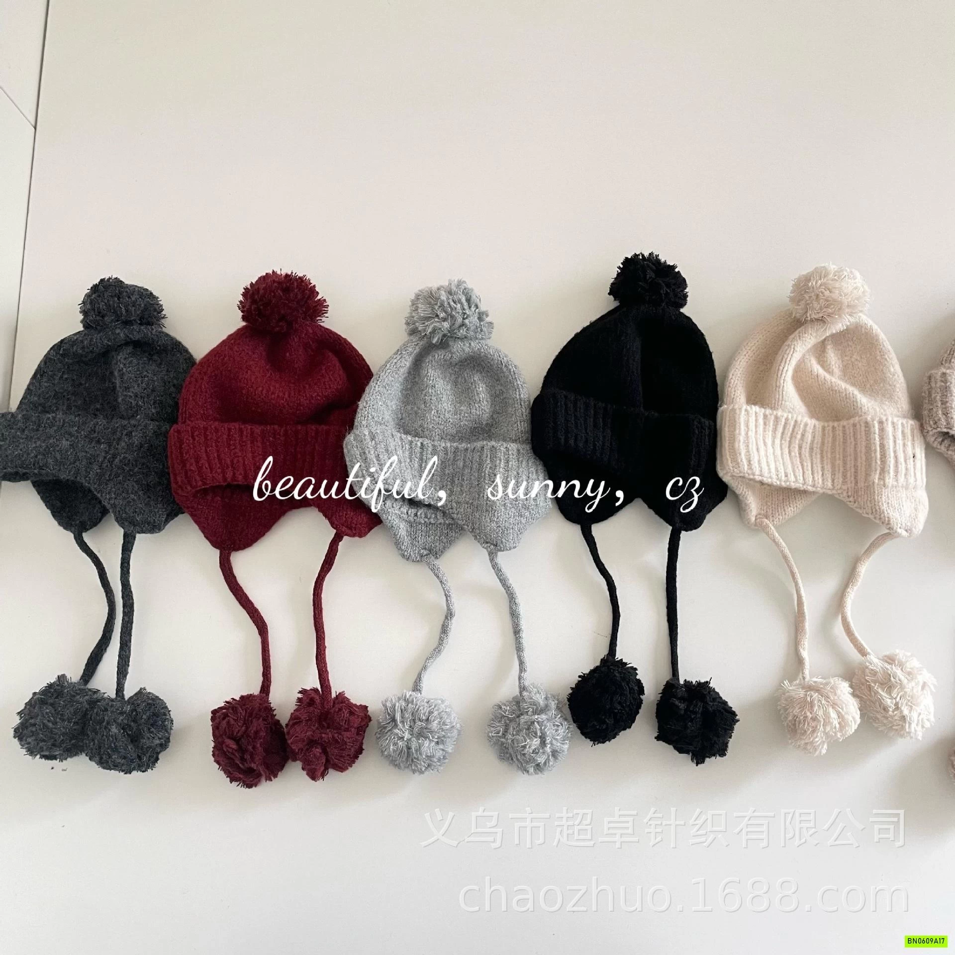 MŨ LEN TRƠN DÂY GẮN BÔNG