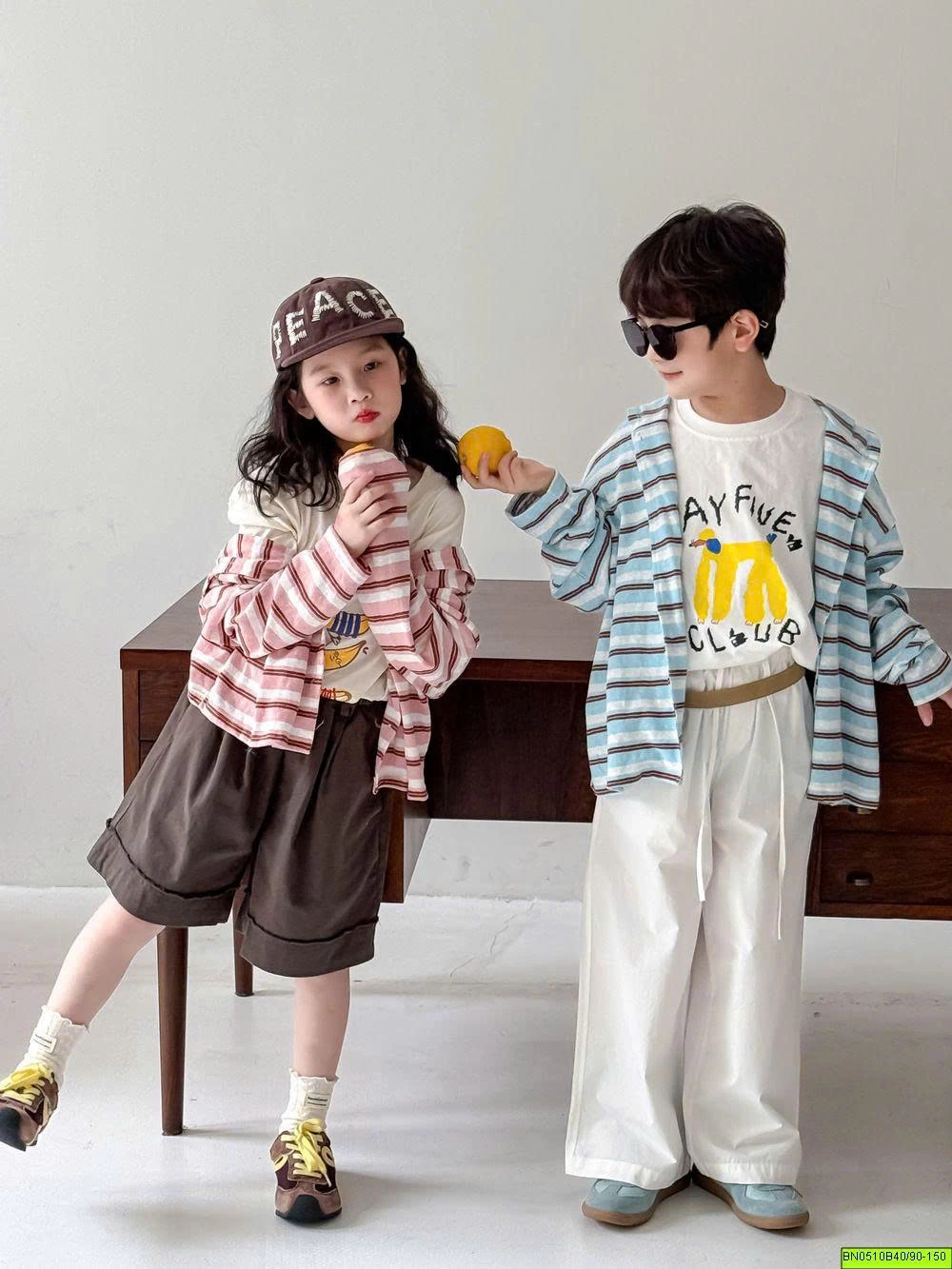 ÁO KHOÁC KẺ NGANG LIỀN MŨ