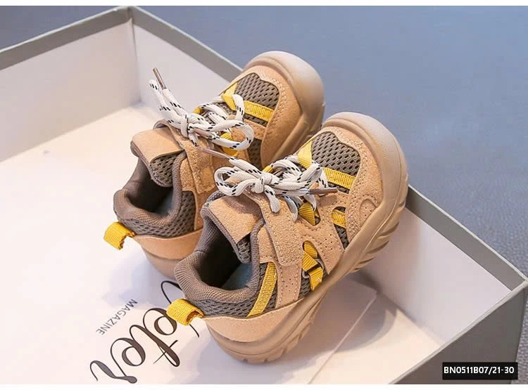 GIÀY THỂ THAO PHỐI MÀU CÁ TÍNH