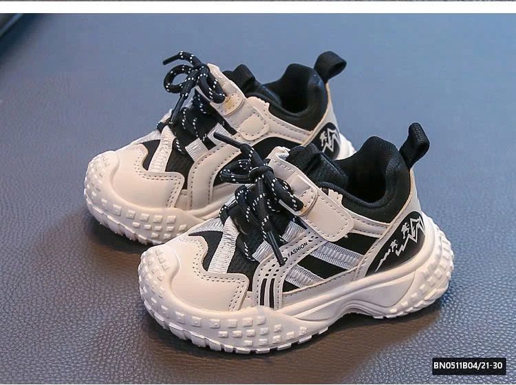 GIÀY THỂ THAO ĐẾ ĐINH NHÍ