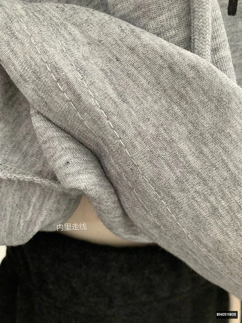 ÁO THU ĐÔNG MỎNG IN CHỮ LIỀN MŨ