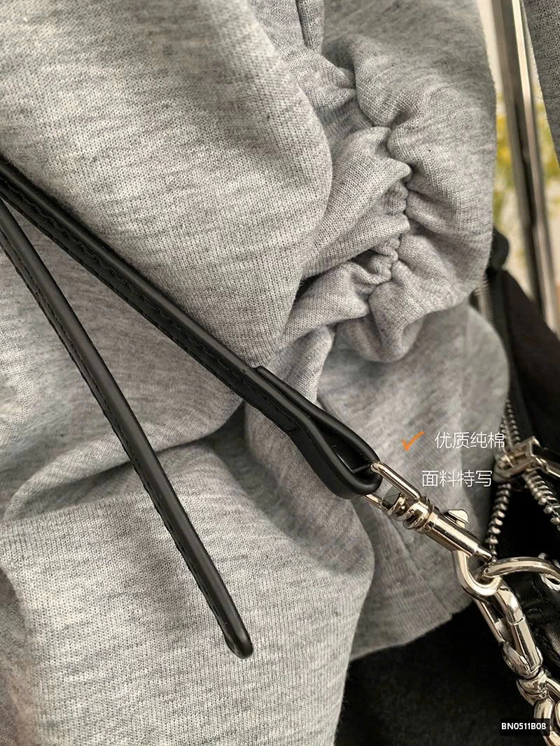 ÁO THU ĐÔNG MỎNG IN CHỮ LIỀN MŨ