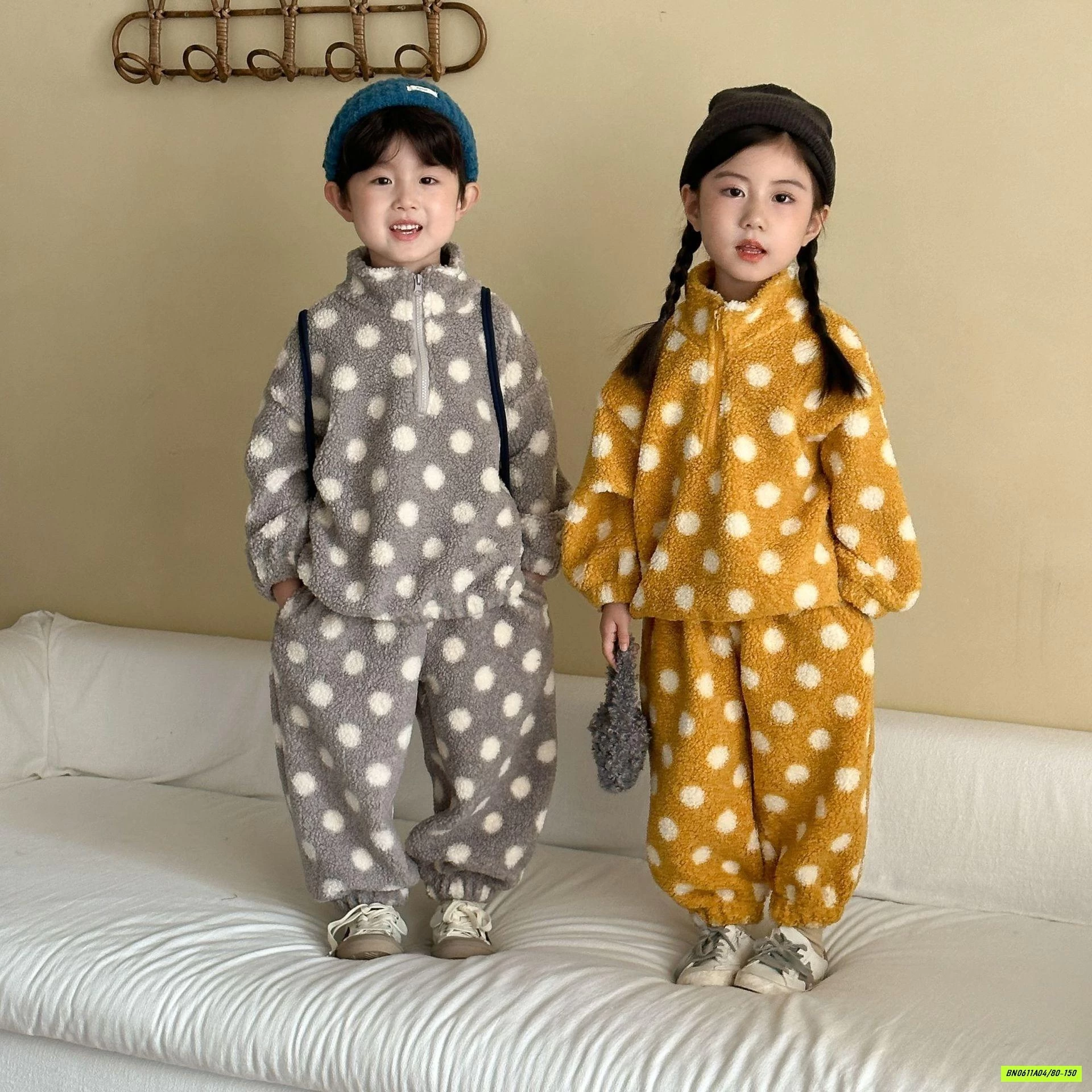 BỘ KHOÁC LÔNG CỪU CHẤM BI CHUCHU