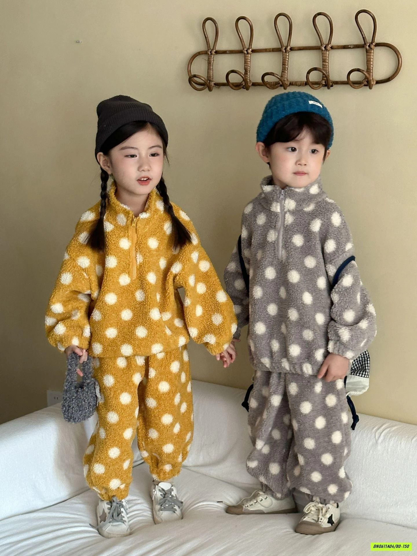 BỘ KHOÁC LÔNG CỪU CHẤM BI CHUCHU