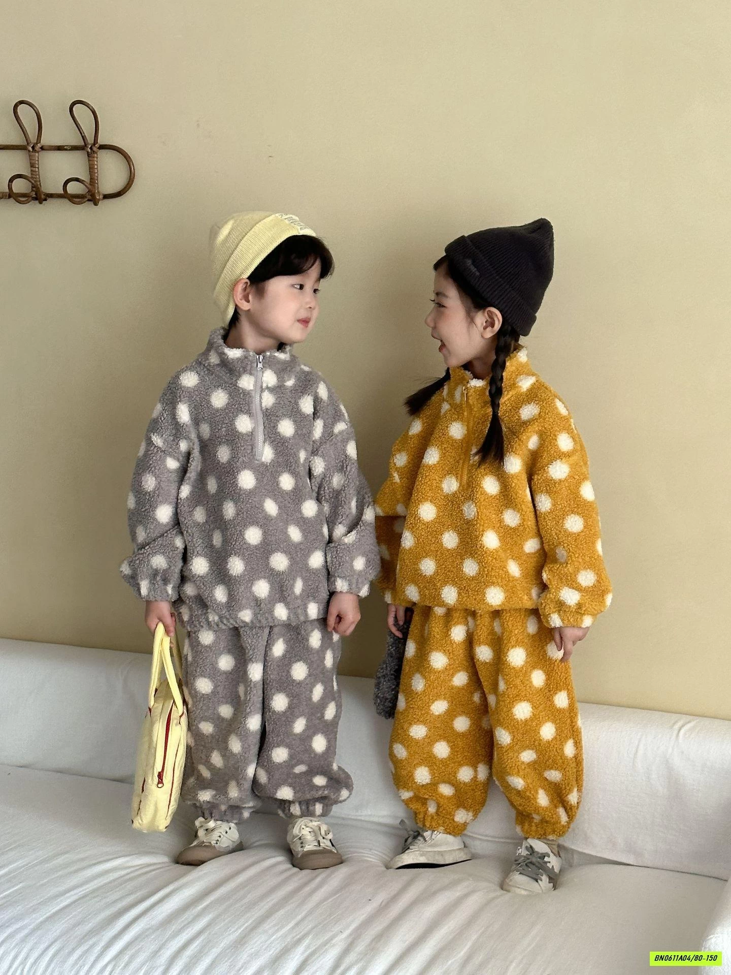 BỘ KHOÁC LÔNG CỪU CHẤM BI CHUCHU