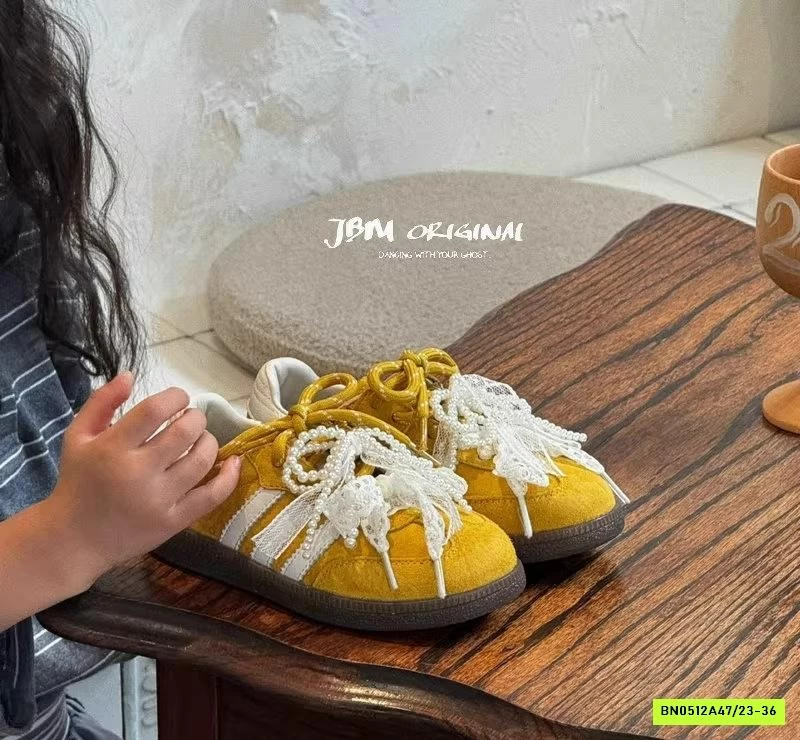 GIÀY THỂ THAO 3 SỌC PHỐI REN NƠ