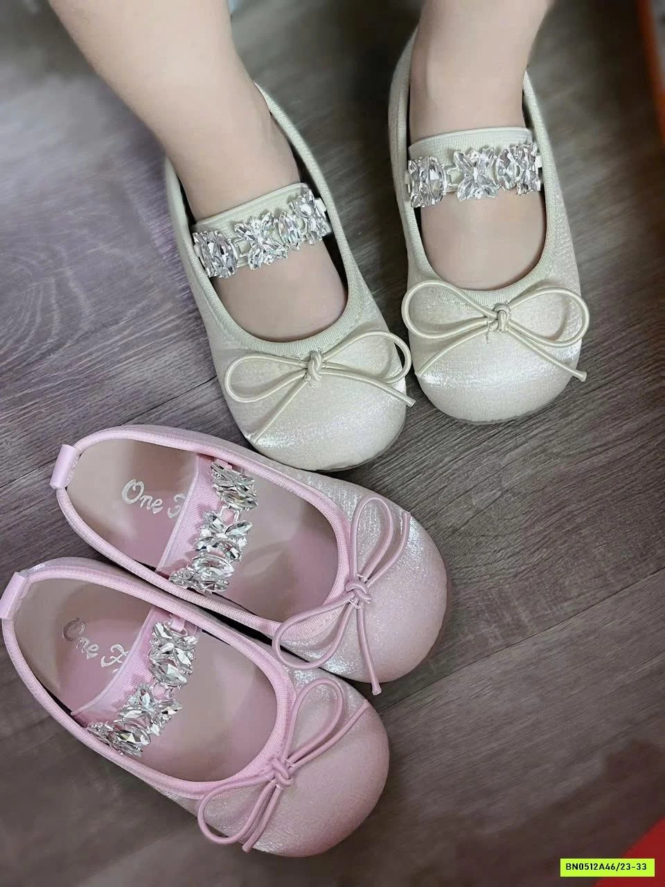 GIÀY BÚP BÊ QUAI GẮN ĐÁ