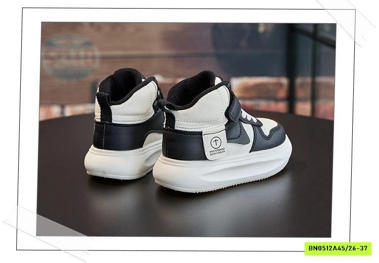 GIÀY THỂ THAO CAO CỔ