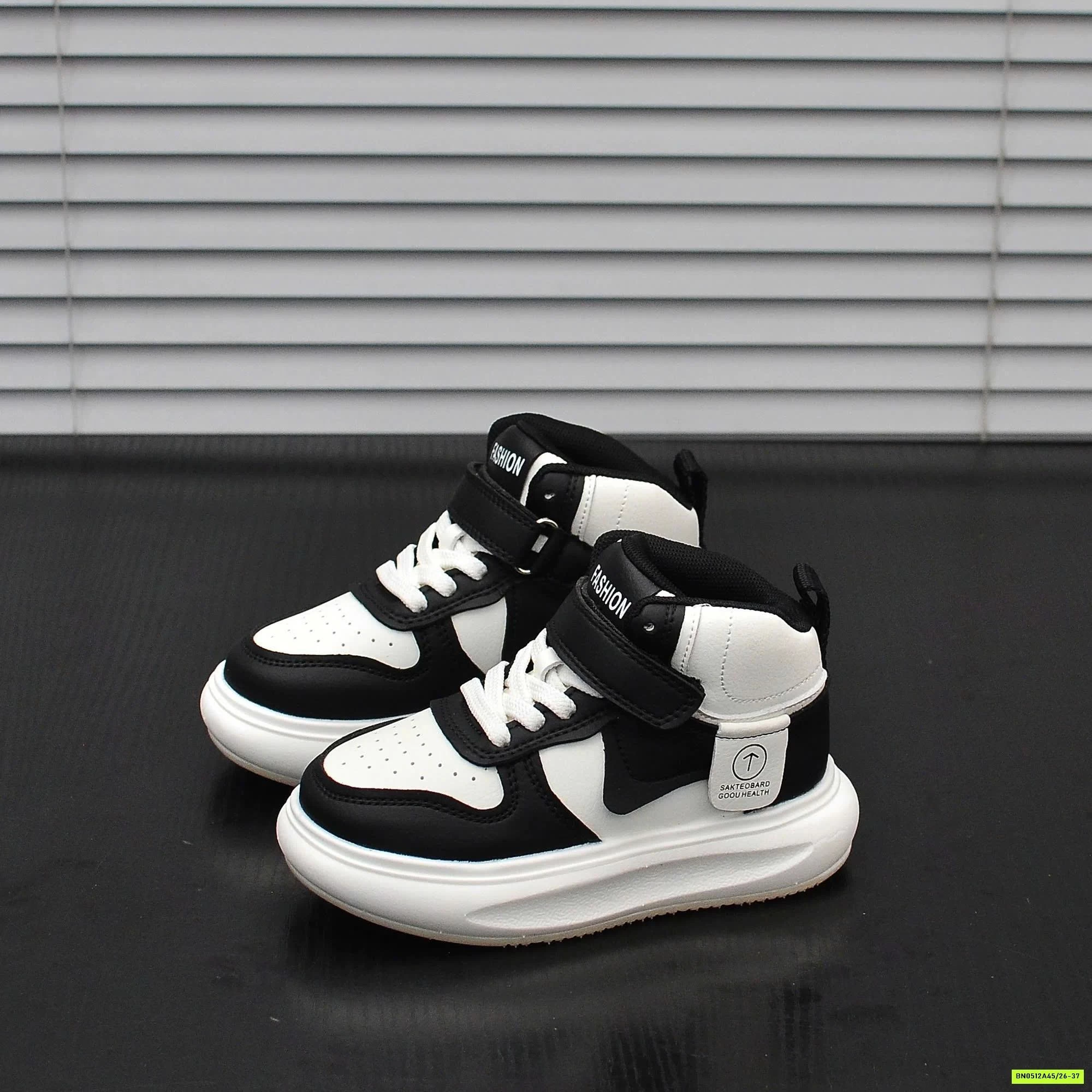 GIÀY THỂ THAO CAO CỔ