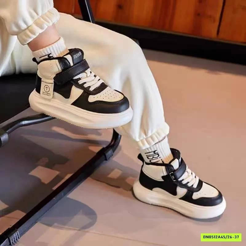 GIÀY THỂ THAO CAO CỔ