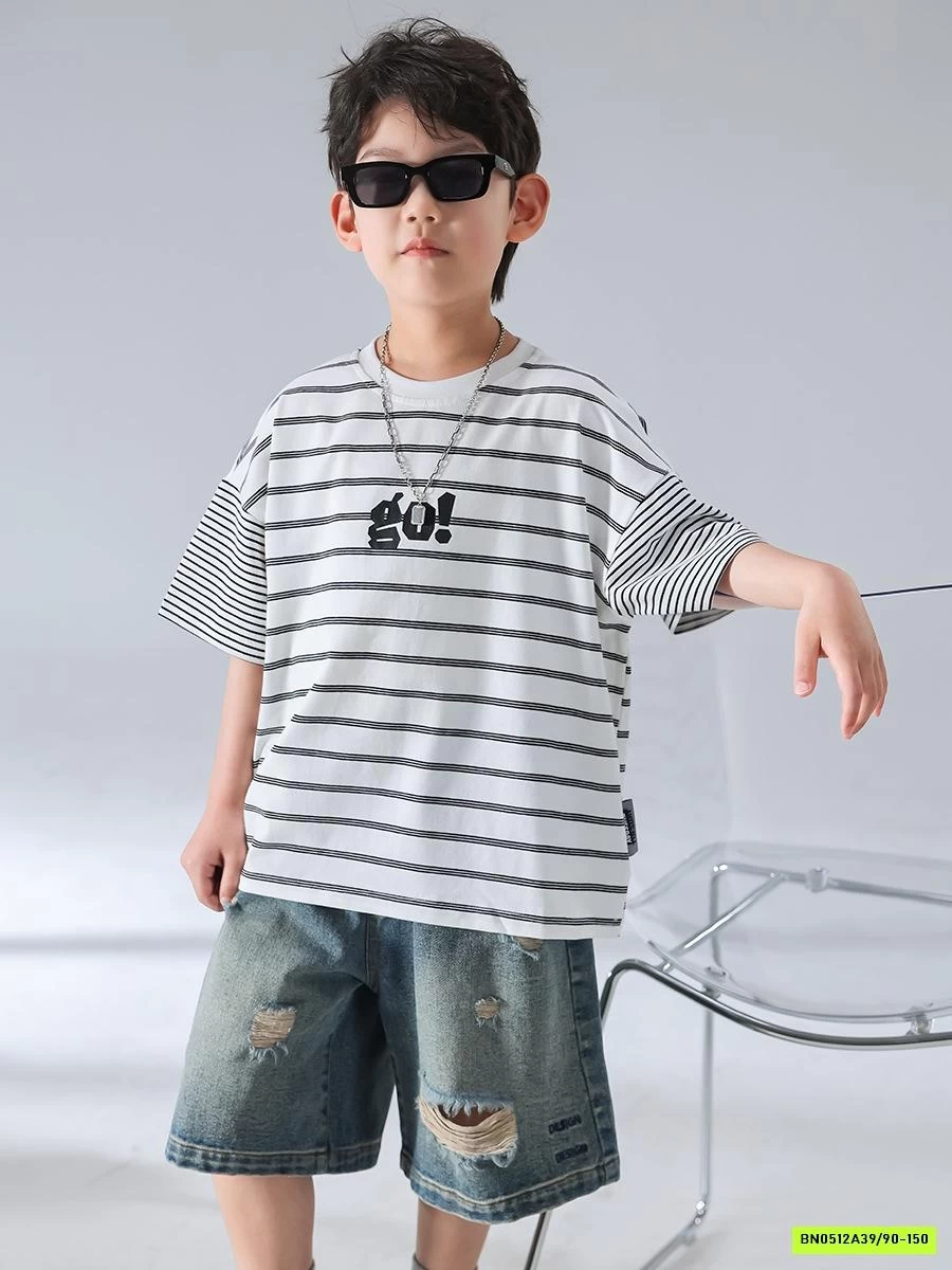 SHORT JEANS RÁCH THÊU CHỮ TÚI SAU