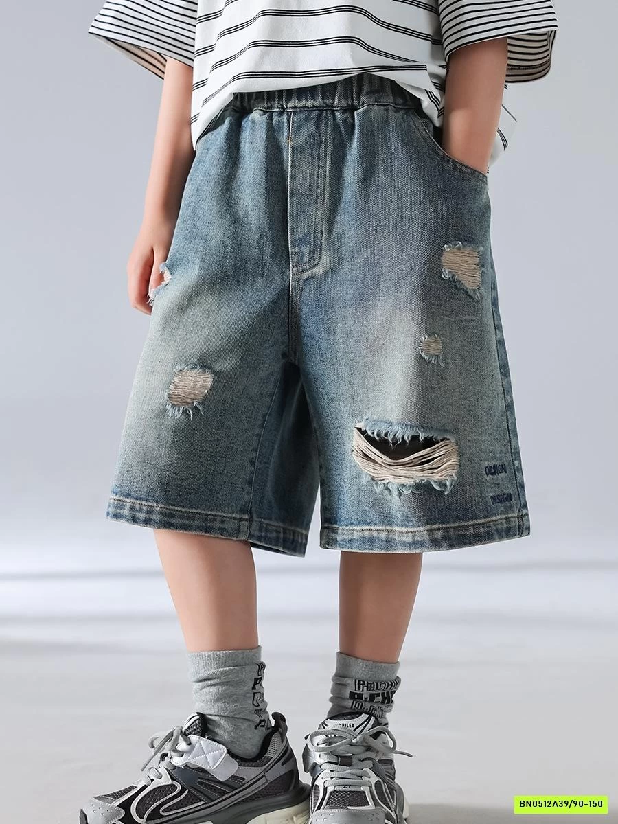 SHORT JEANS RÁCH THÊU CHỮ TÚI SAU
