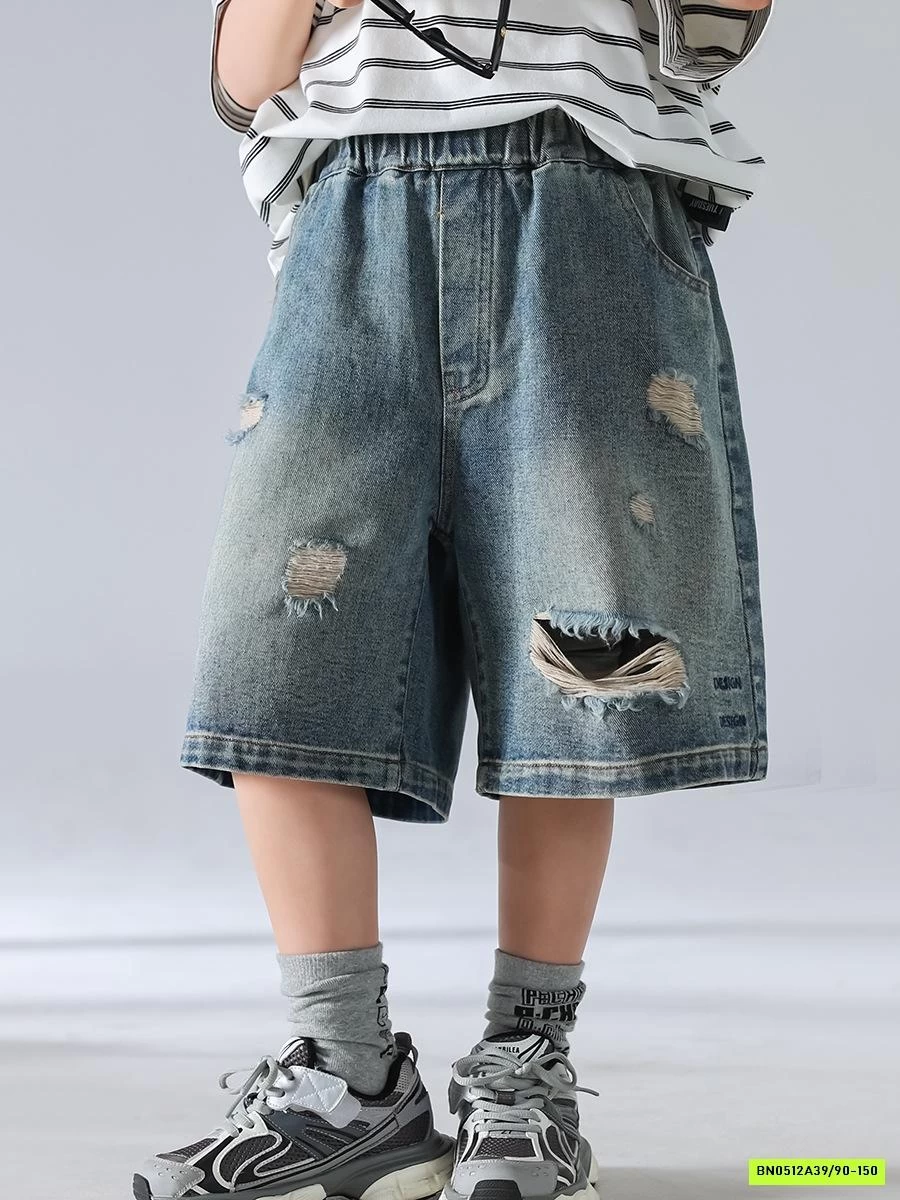 SHORT JEANS RÁCH THÊU CHỮ TÚI SAU