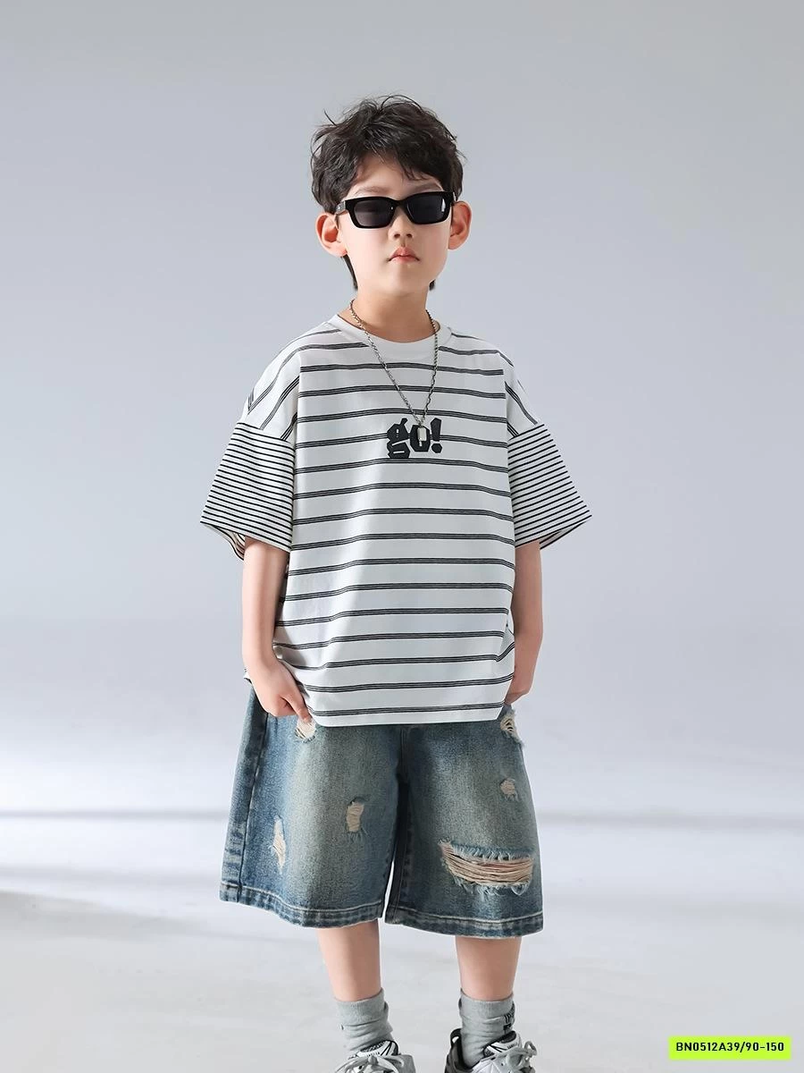 SHORT JEANS RÁCH THÊU CHỮ TÚI SAU