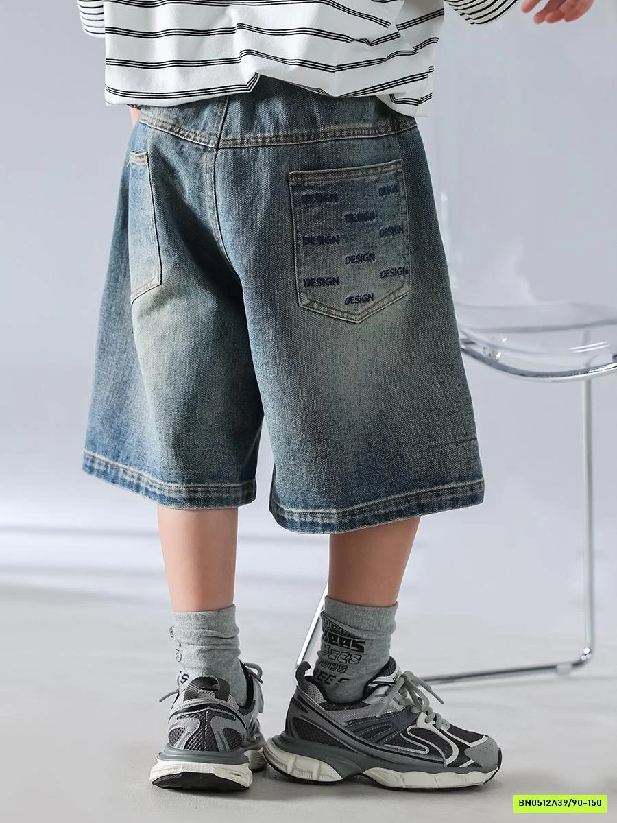 SHORT JEANS RÁCH THÊU CHỮ TÚI SAU