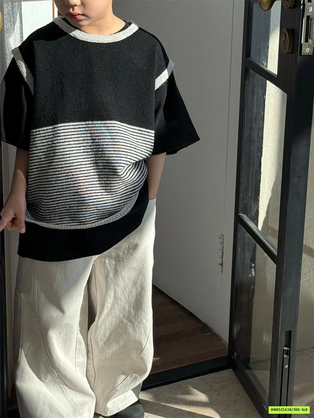 JEANS SUÔNG GÂN CHÉO TÚI ÉP