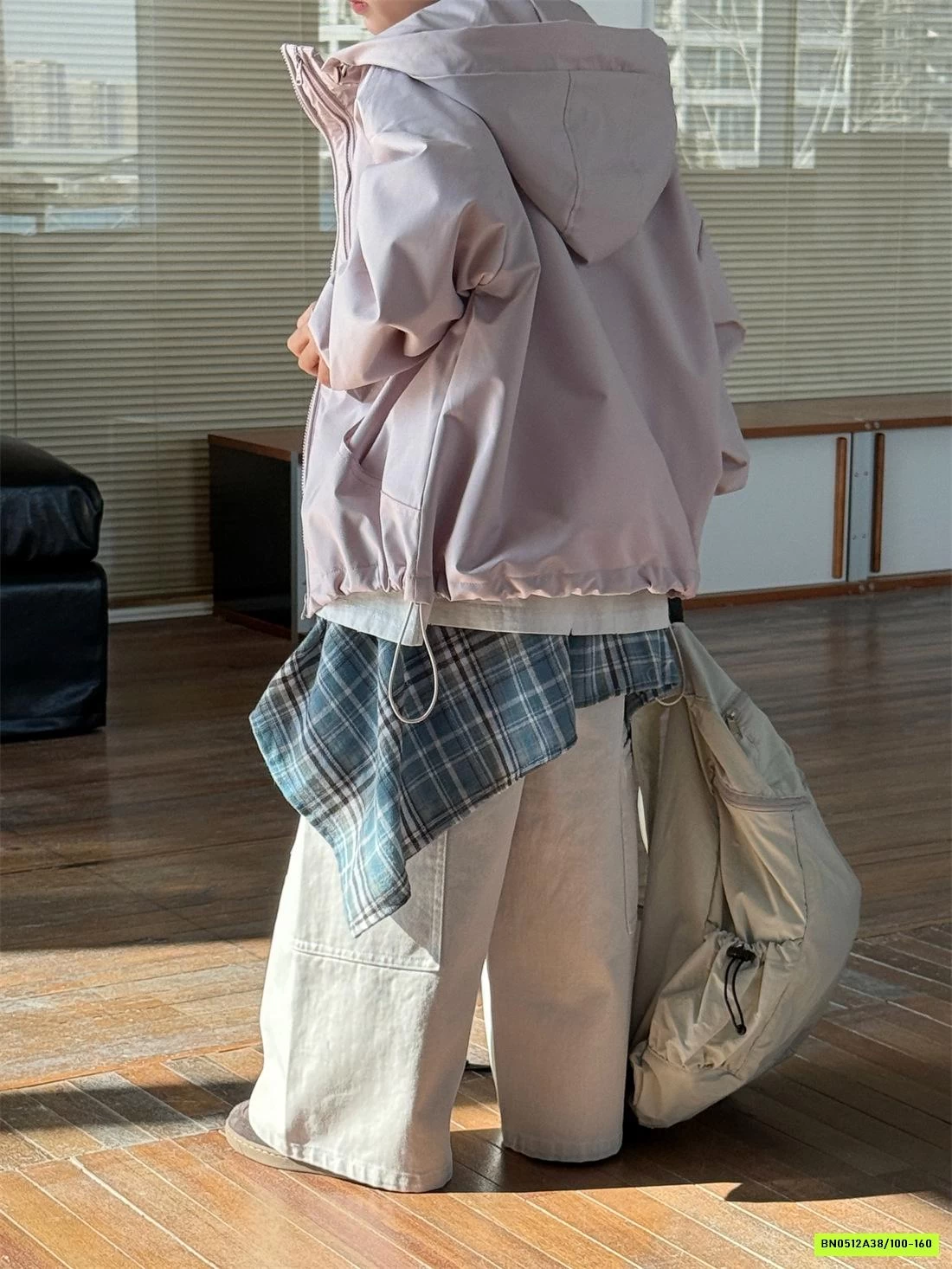 JEANS SUÔNG GÂN CHÉO TÚI ÉP