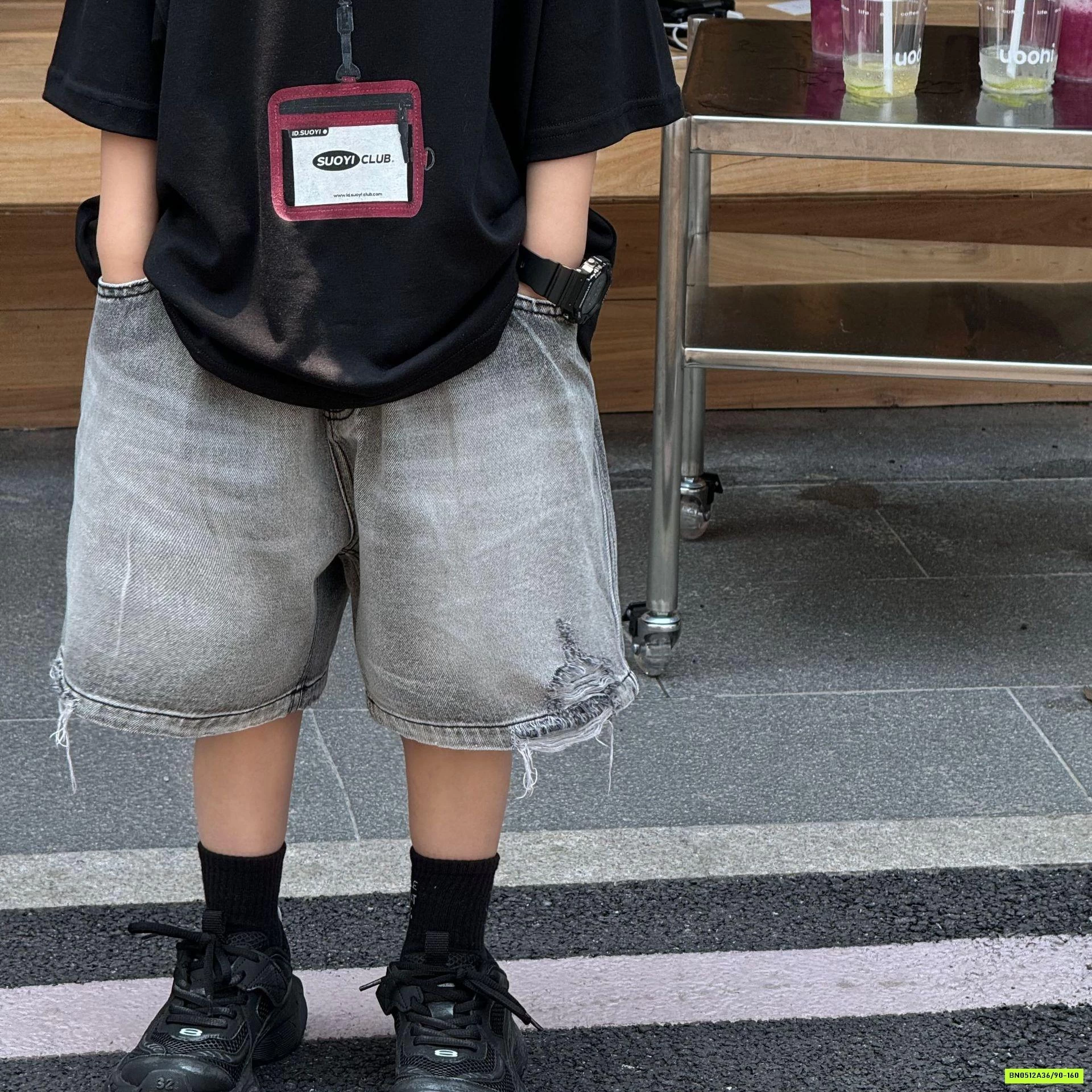 SHORT JEANS ĐEN BẠC MÀU RÁCH GỐI FANSHU