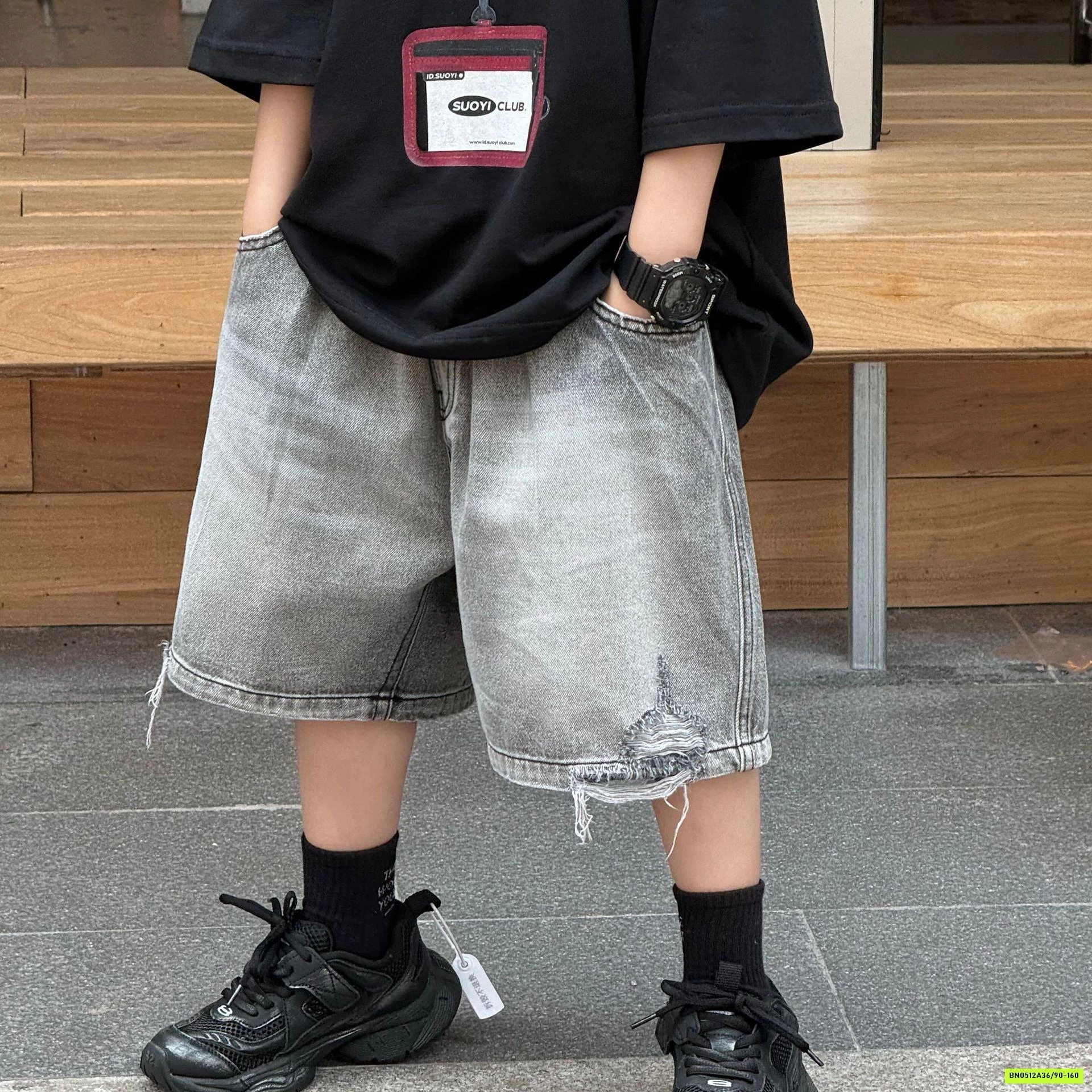 SHORT JEANS ĐEN BẠC MÀU RÁCH GỐI FANSHU