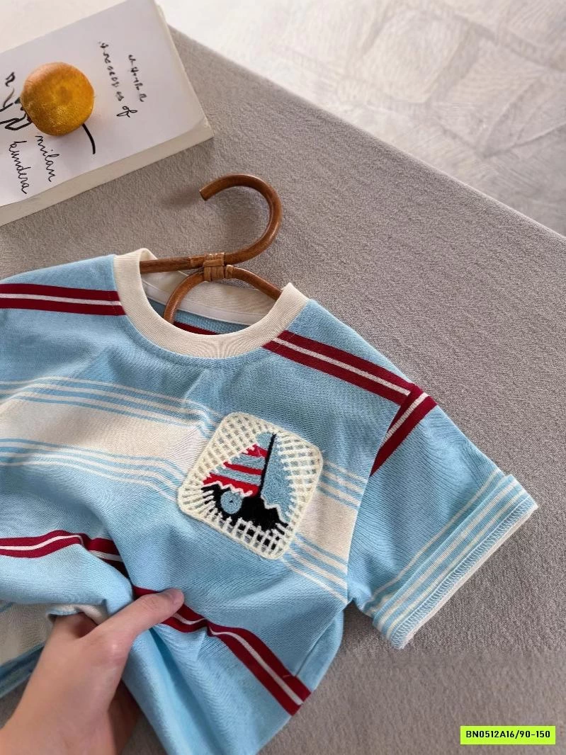 ÁO THUN KẺ XANH THÊU THUYỀN