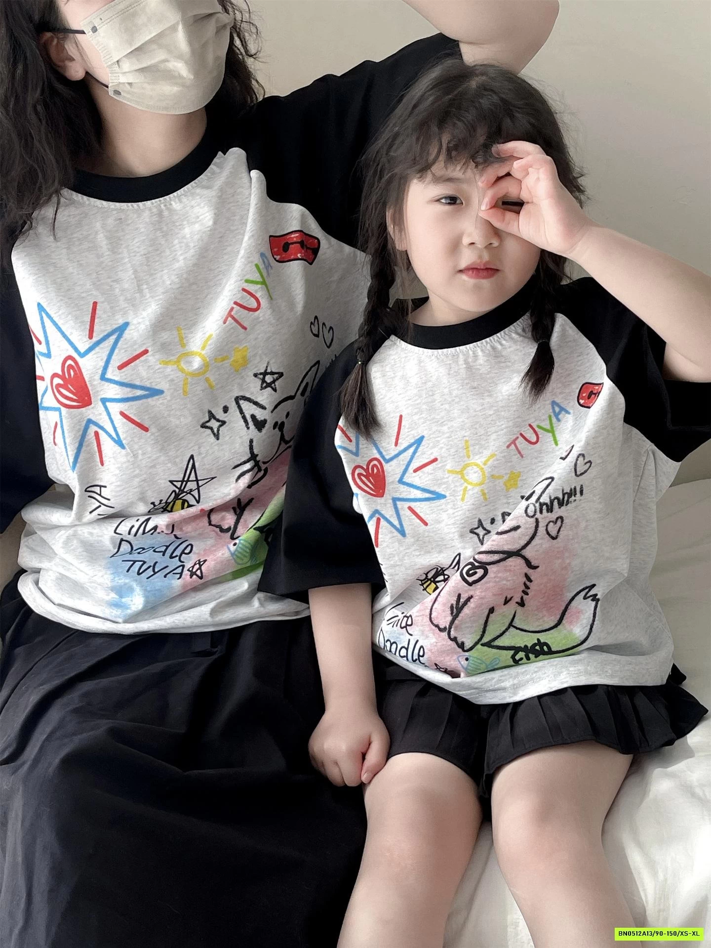 ÁO PHỐI MÀU TAY IN HÌNH MẸ BÉ