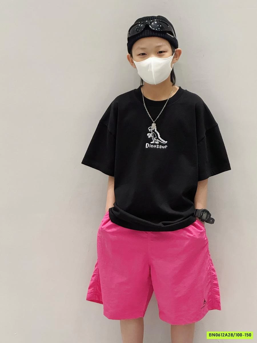 ÁO THUN ĐEN IN KHỦNG LONG Ở LƯNG