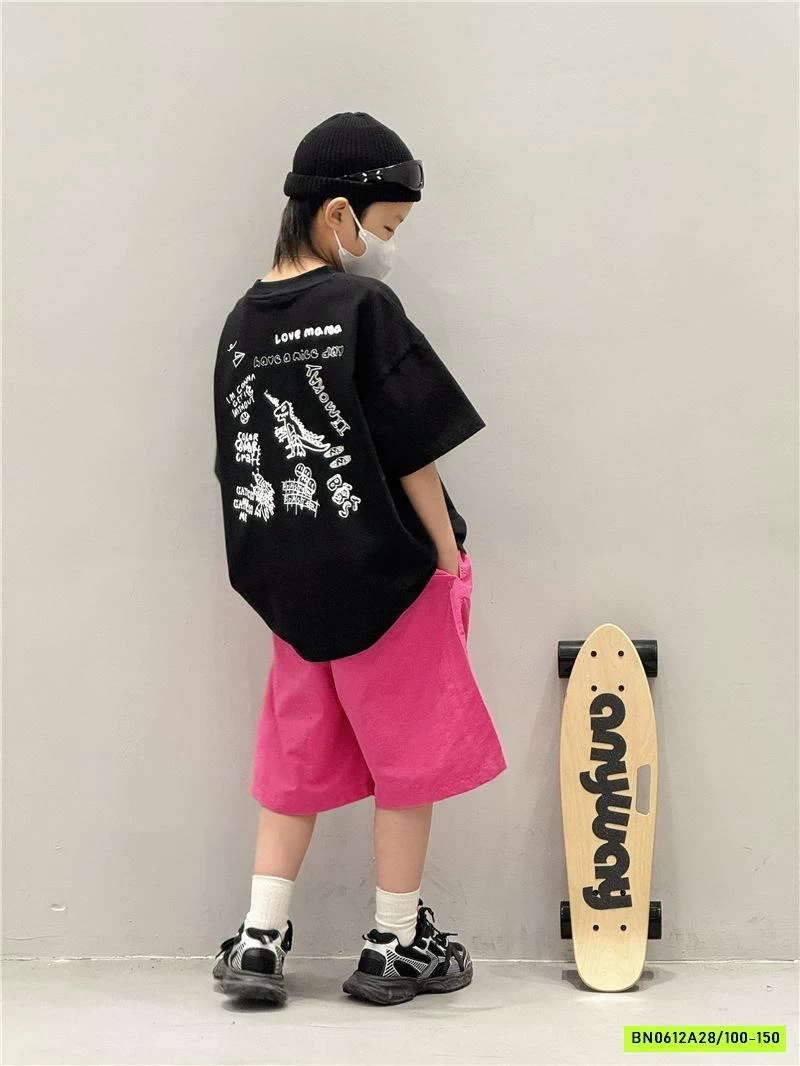 ÁO THUN ĐEN IN KHỦNG LONG Ở LƯNG