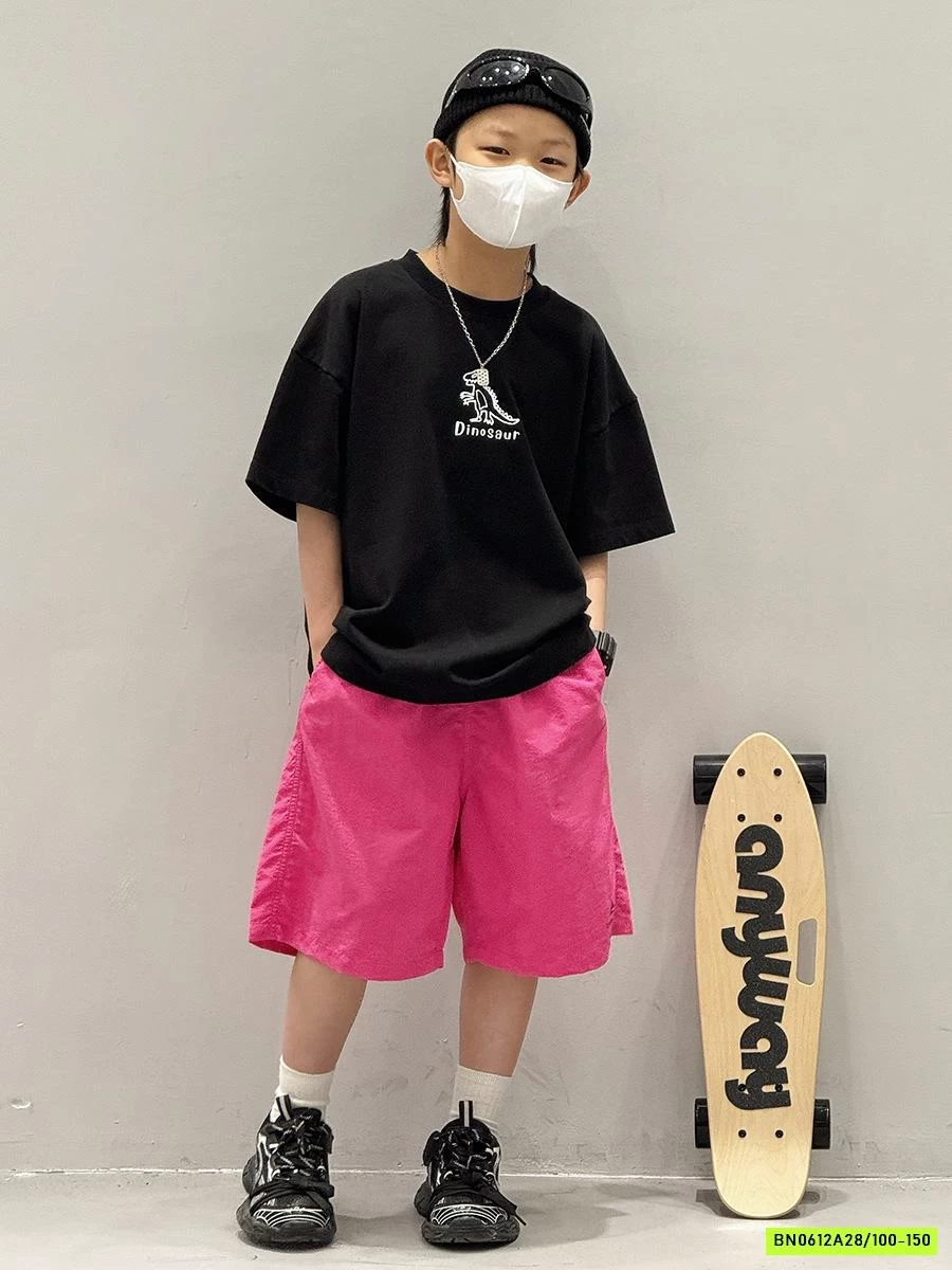 ÁO THUN ĐEN IN KHỦNG LONG Ở LƯNG