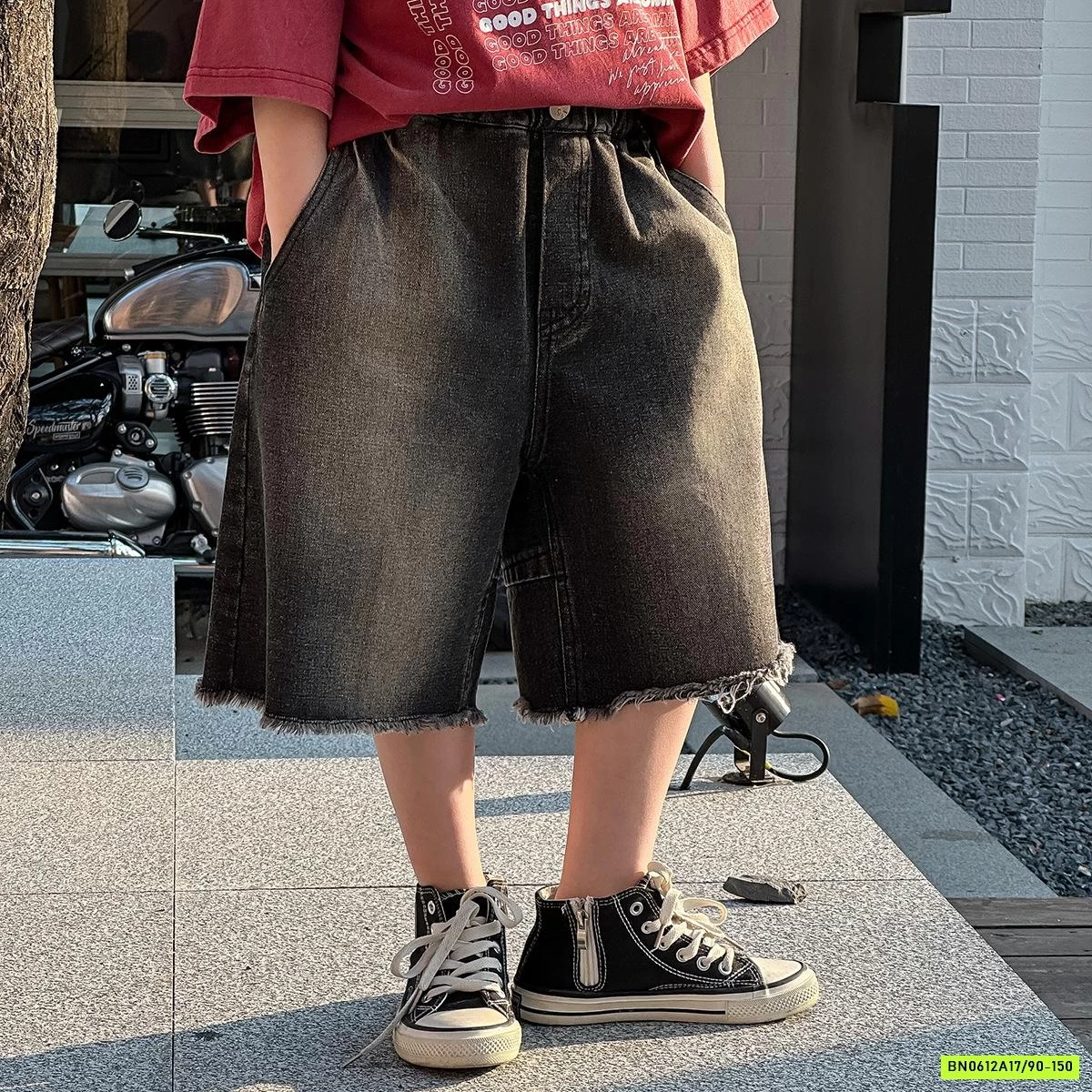 SHORT JEANS ĐEN RÁCH BẠC MÀU