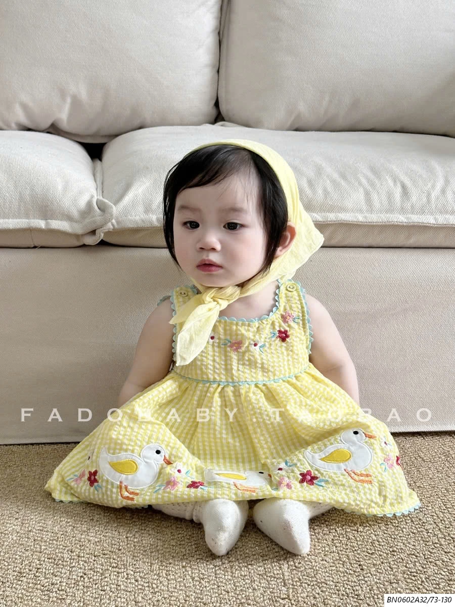 ĐẦM CARO VÀNG THÊU VỊT CON