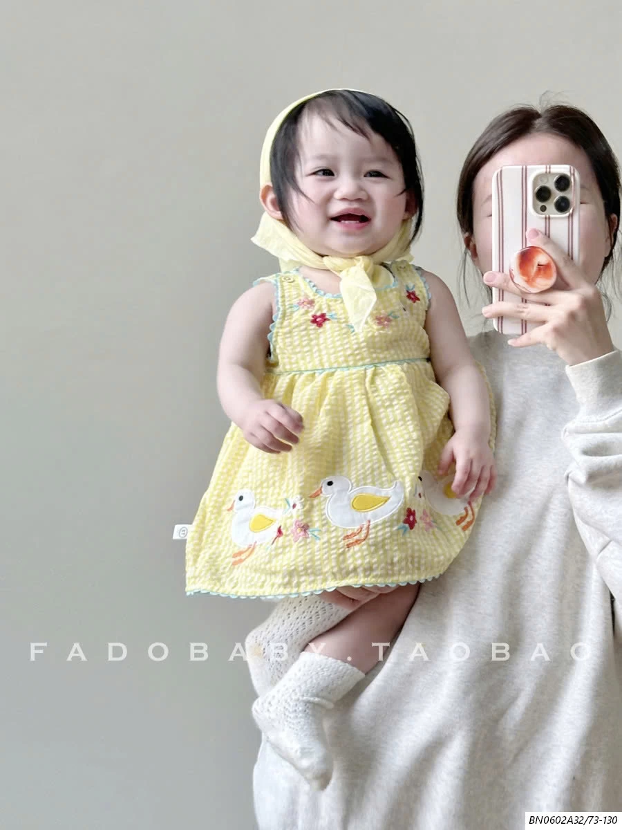 ĐẦM CARO VÀNG THÊU VỊT CON