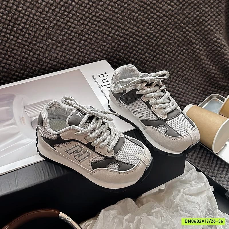 GIÀY LƯỚI THOÁNG KHÍ CHỮ N