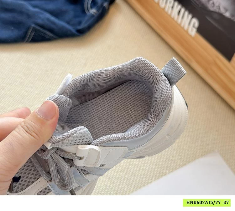 GIÀY THỂ THAO NAI CÁ TÍNH