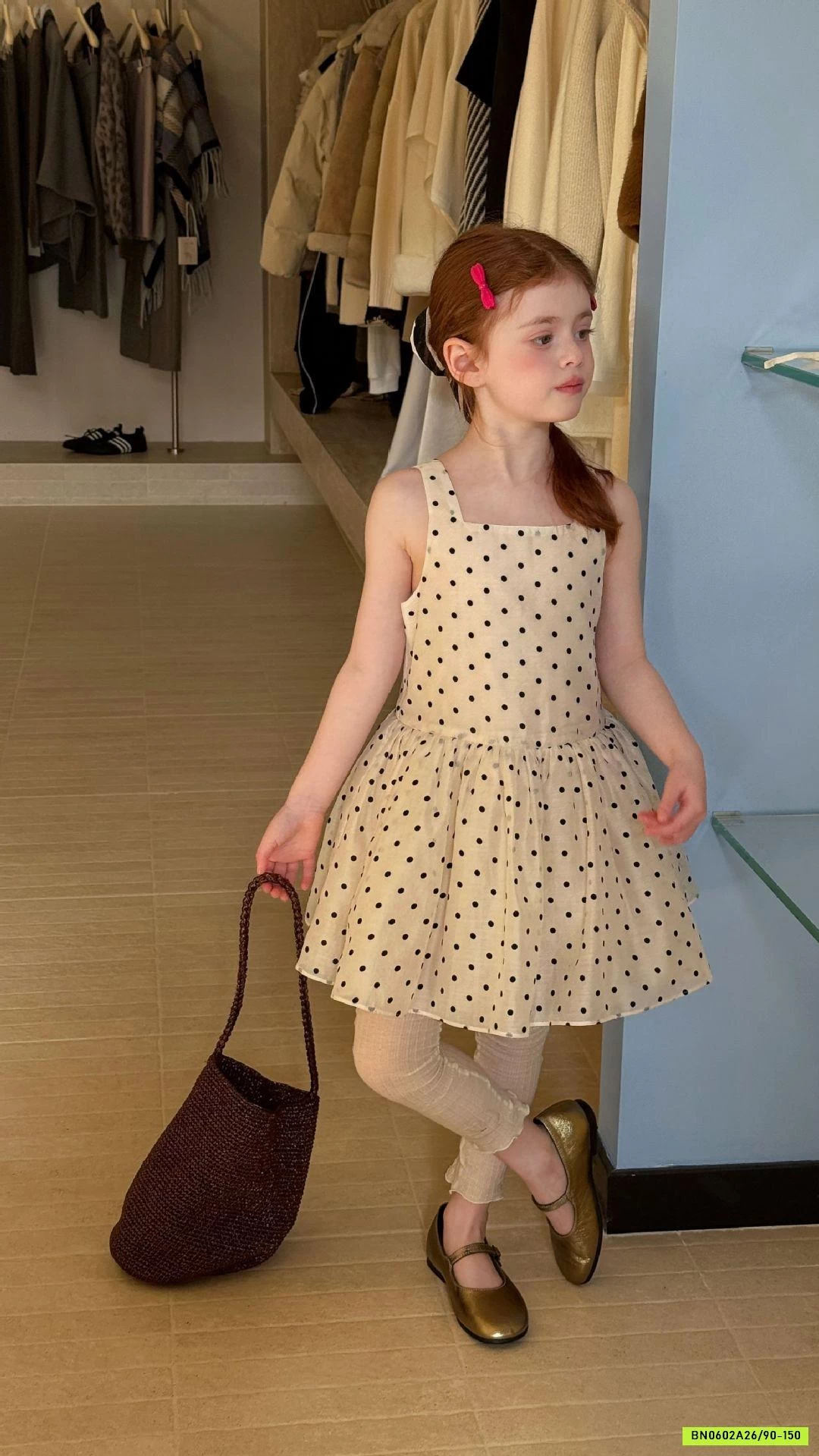 ĐẦM TIỂU THƯ CHẤM BI