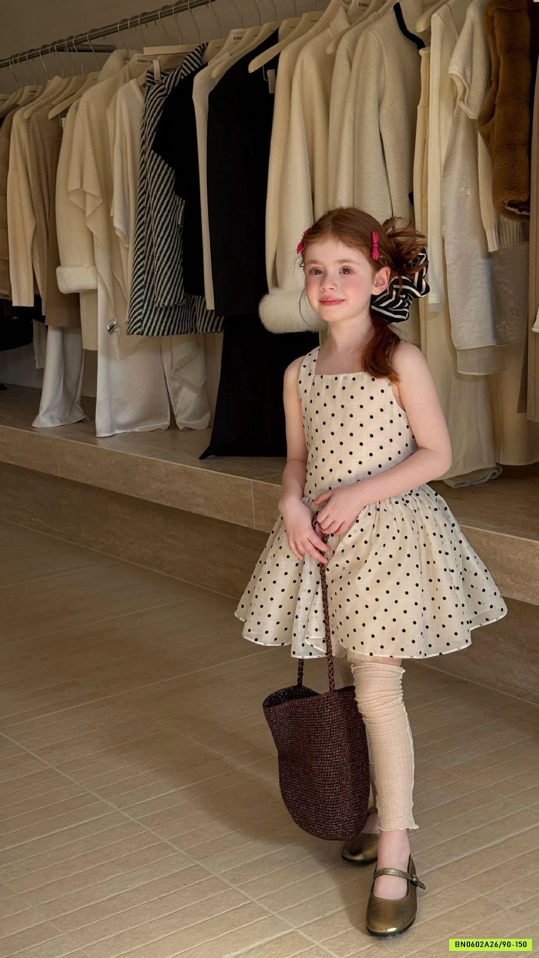 ĐẦM TIỂU THƯ CHẤM BI