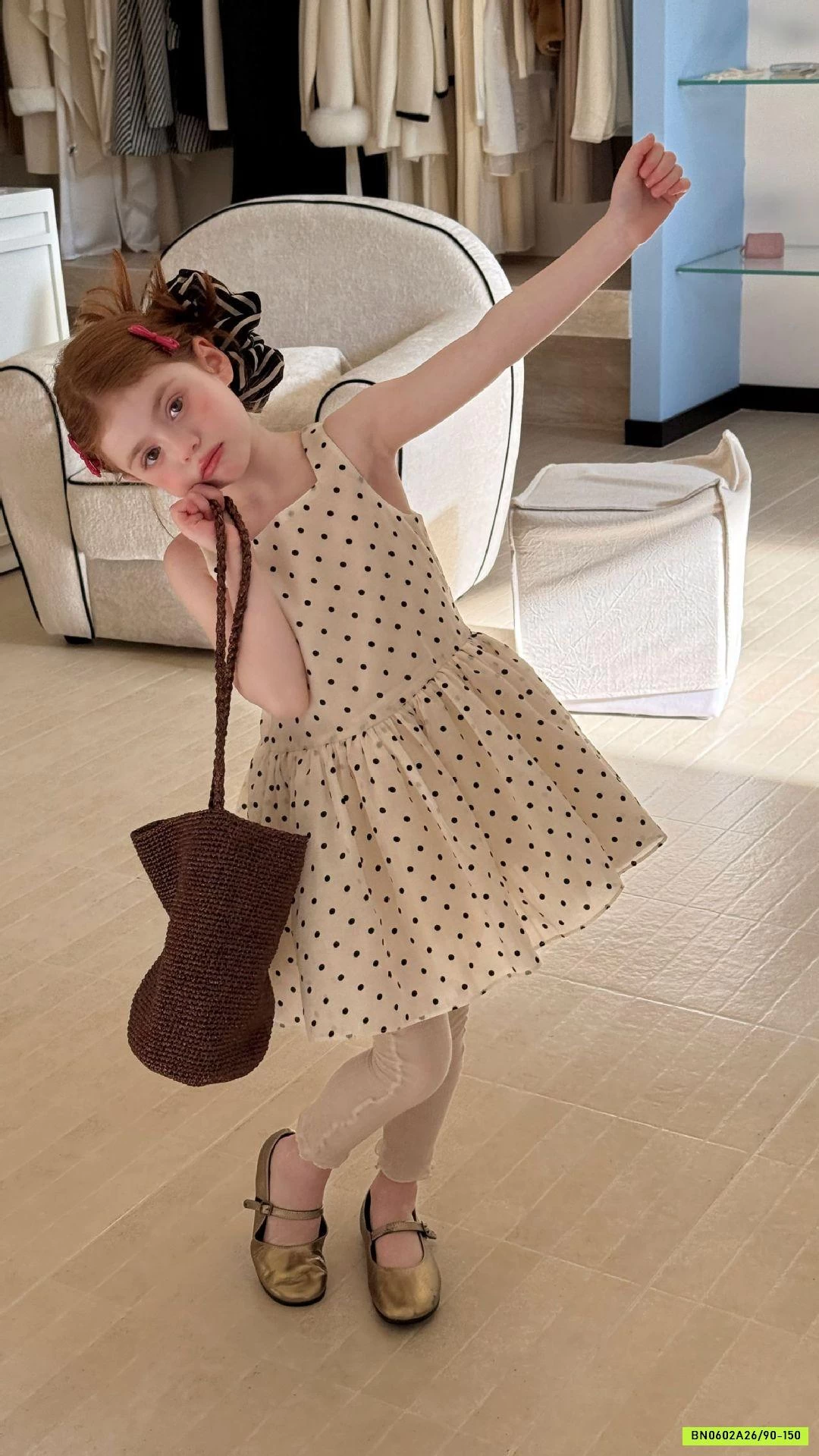 ĐẦM TIỂU THƯ CHẤM BI