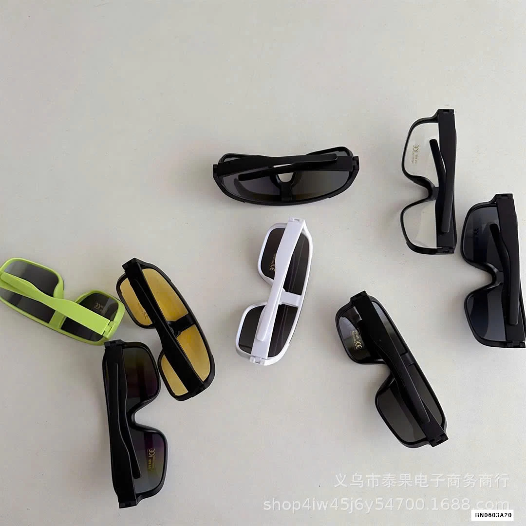 KÍNH MÁT PHIÊN BẢN MÙA HÈ