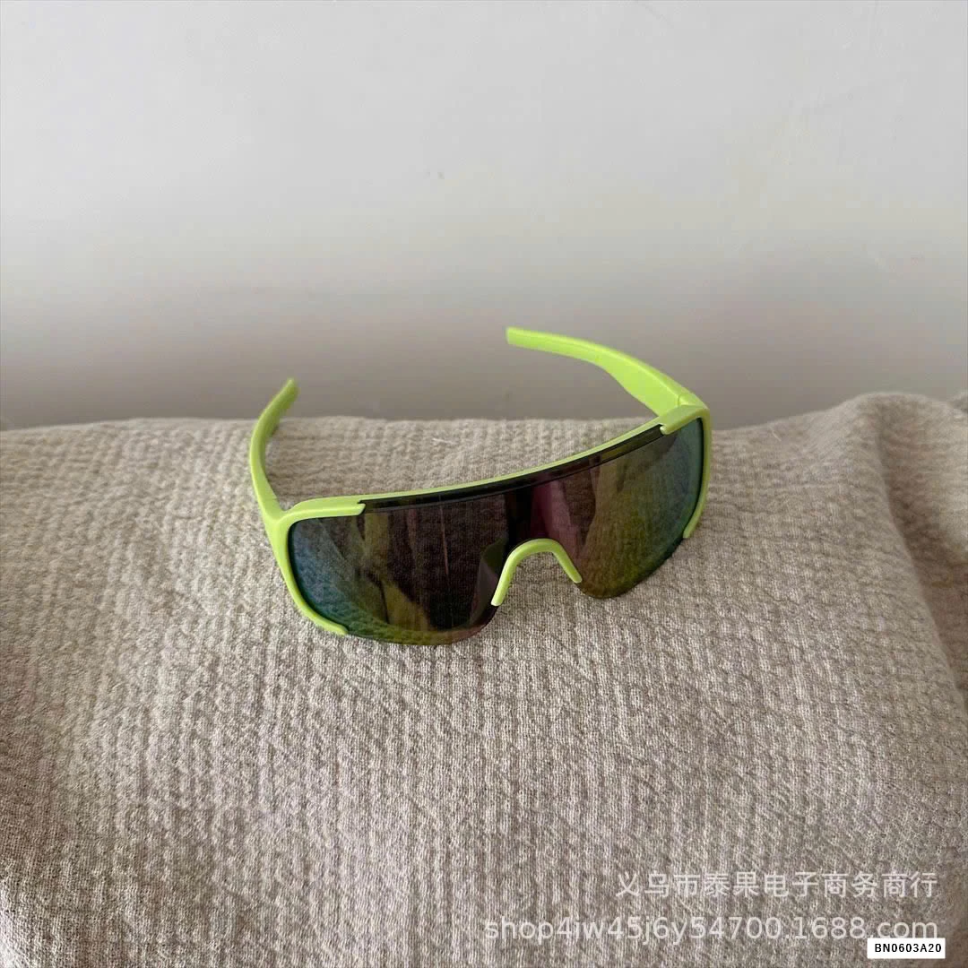 KÍNH MÁT PHIÊN BẢN MÙA HÈ