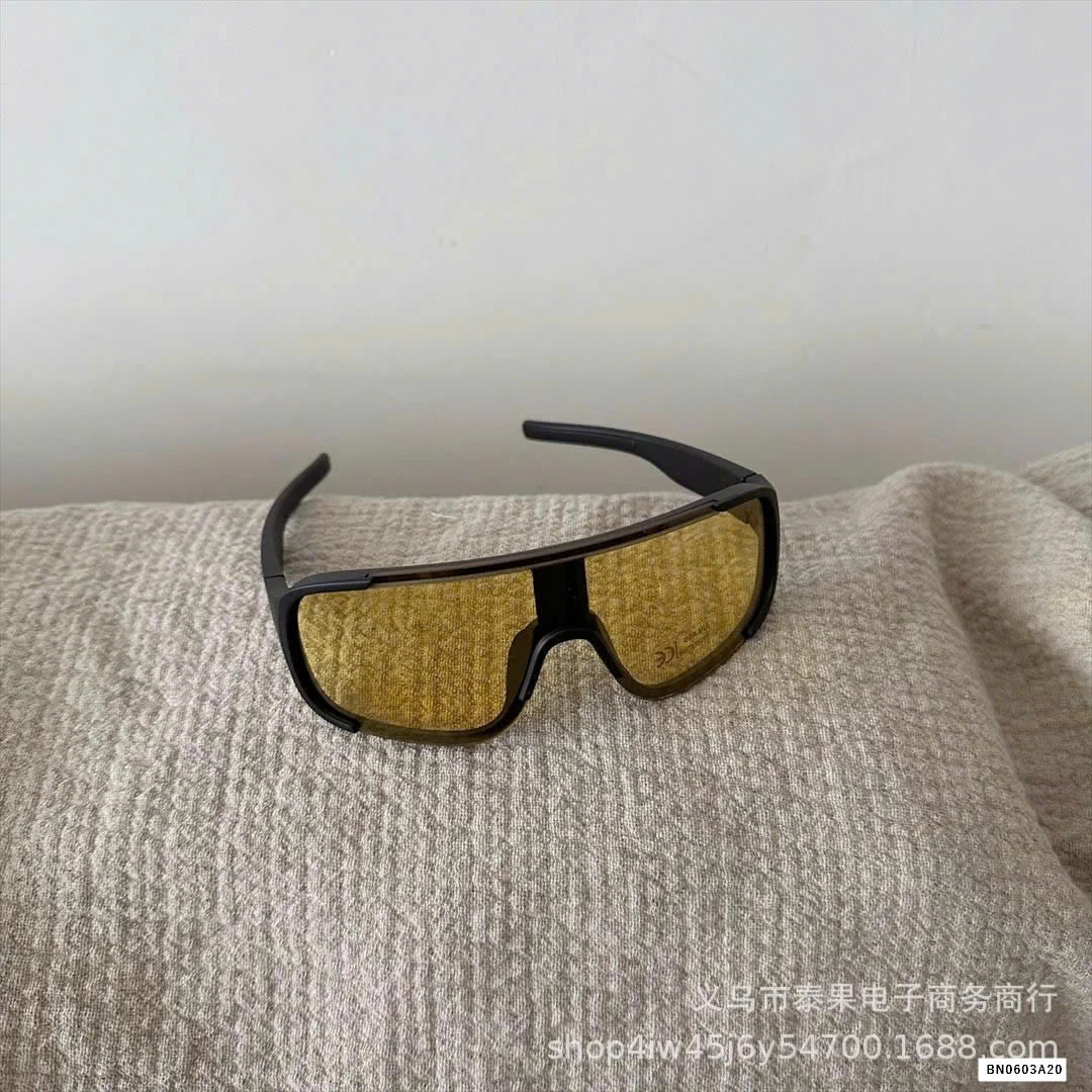 KÍNH MÁT PHIÊN BẢN MÙA HÈ