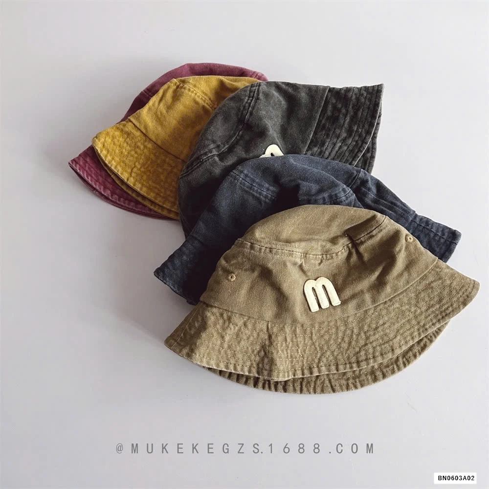 MŨ BÈO LOANG THÊU CHỮ M