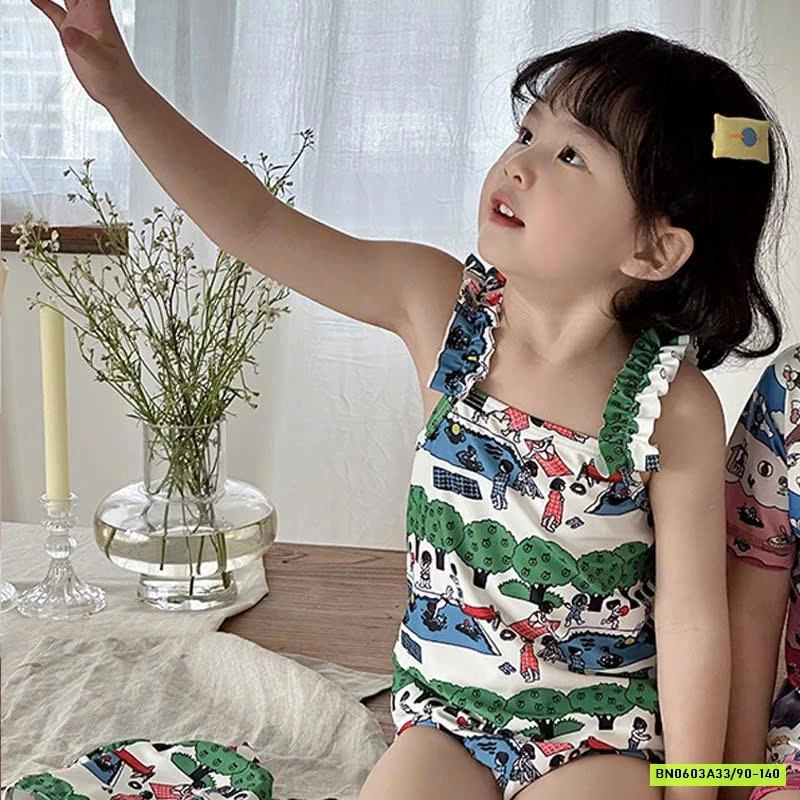 COUPLE BƠI IN HÌNH NGỘ NGHĨNH