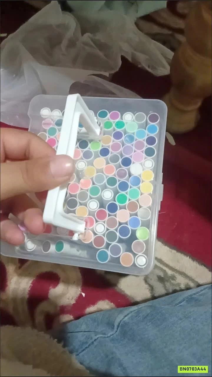 HỘP 60 MÀU ACYLICMAKER