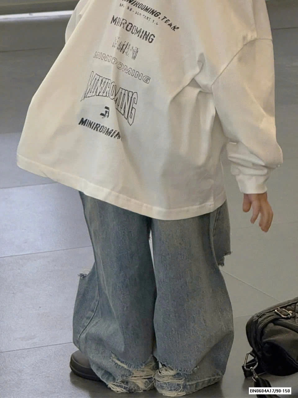 JEANS SUÔNG RÁCH GỐI