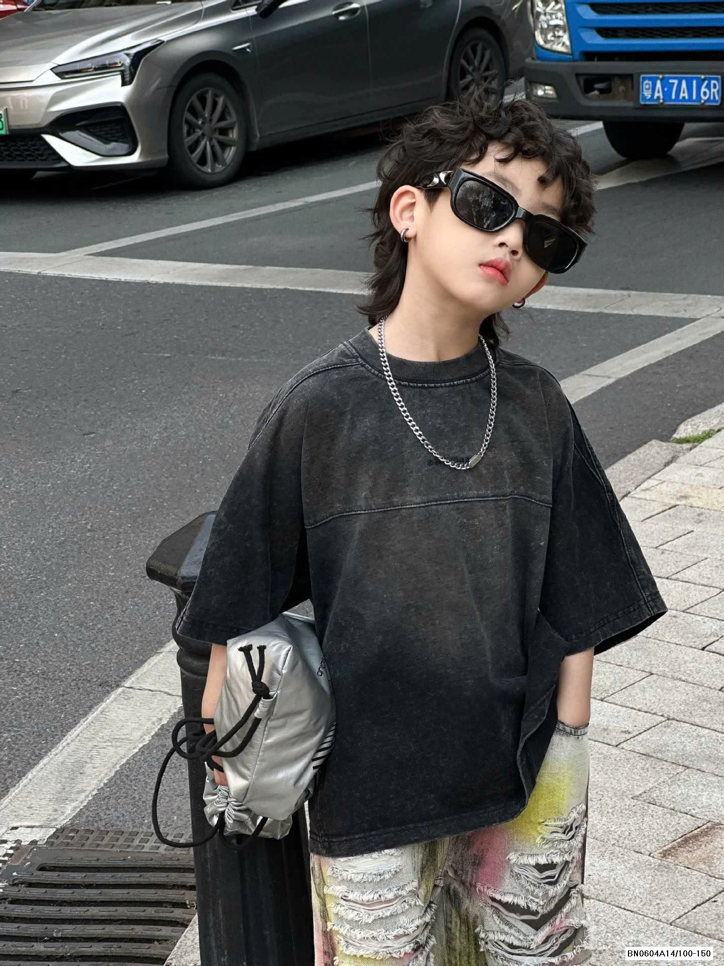 ÁO ĐEN MIX SHORT JEANS RÁCH