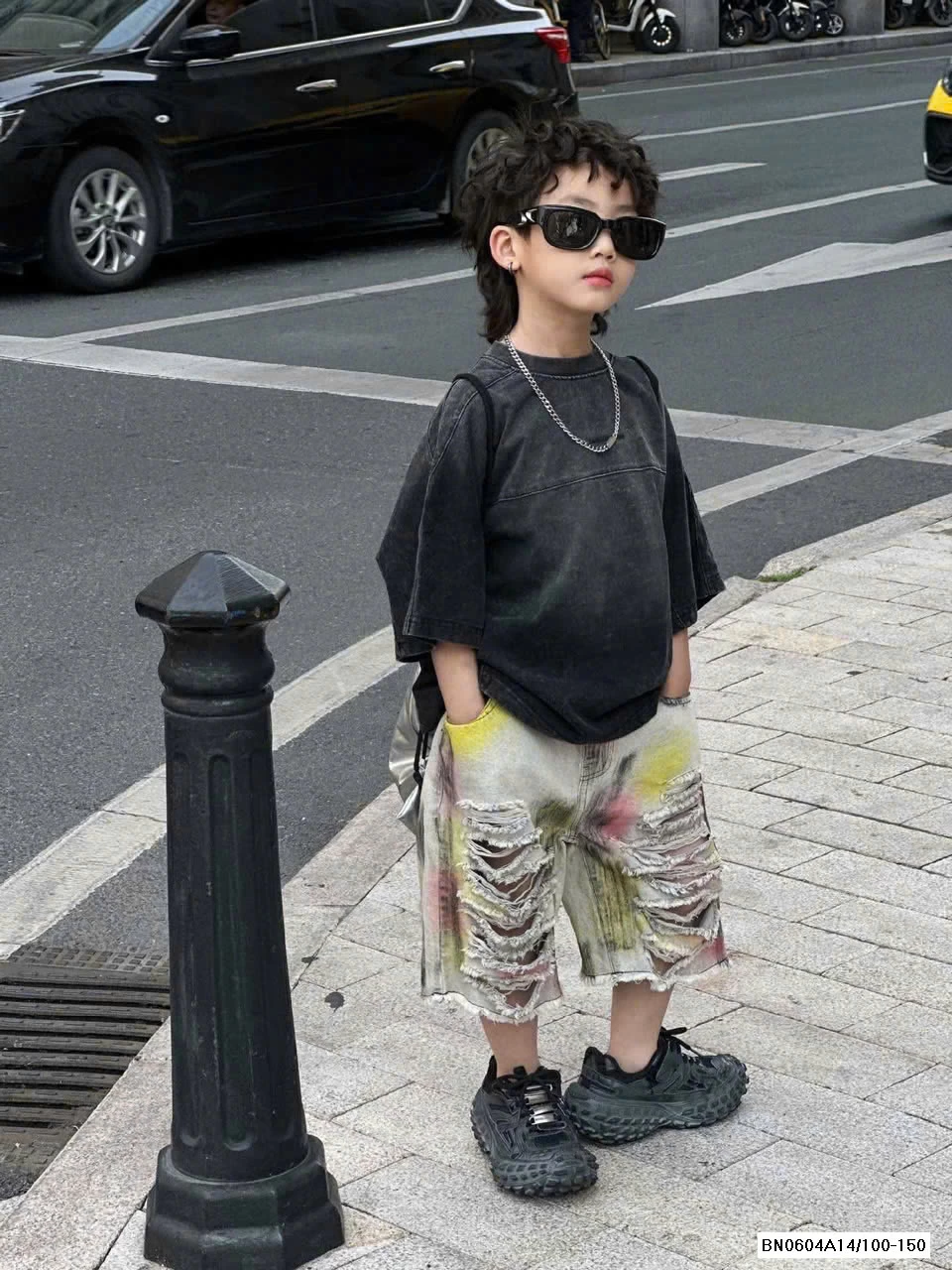 ÁO ĐEN MIX SHORT JEANS RÁCH