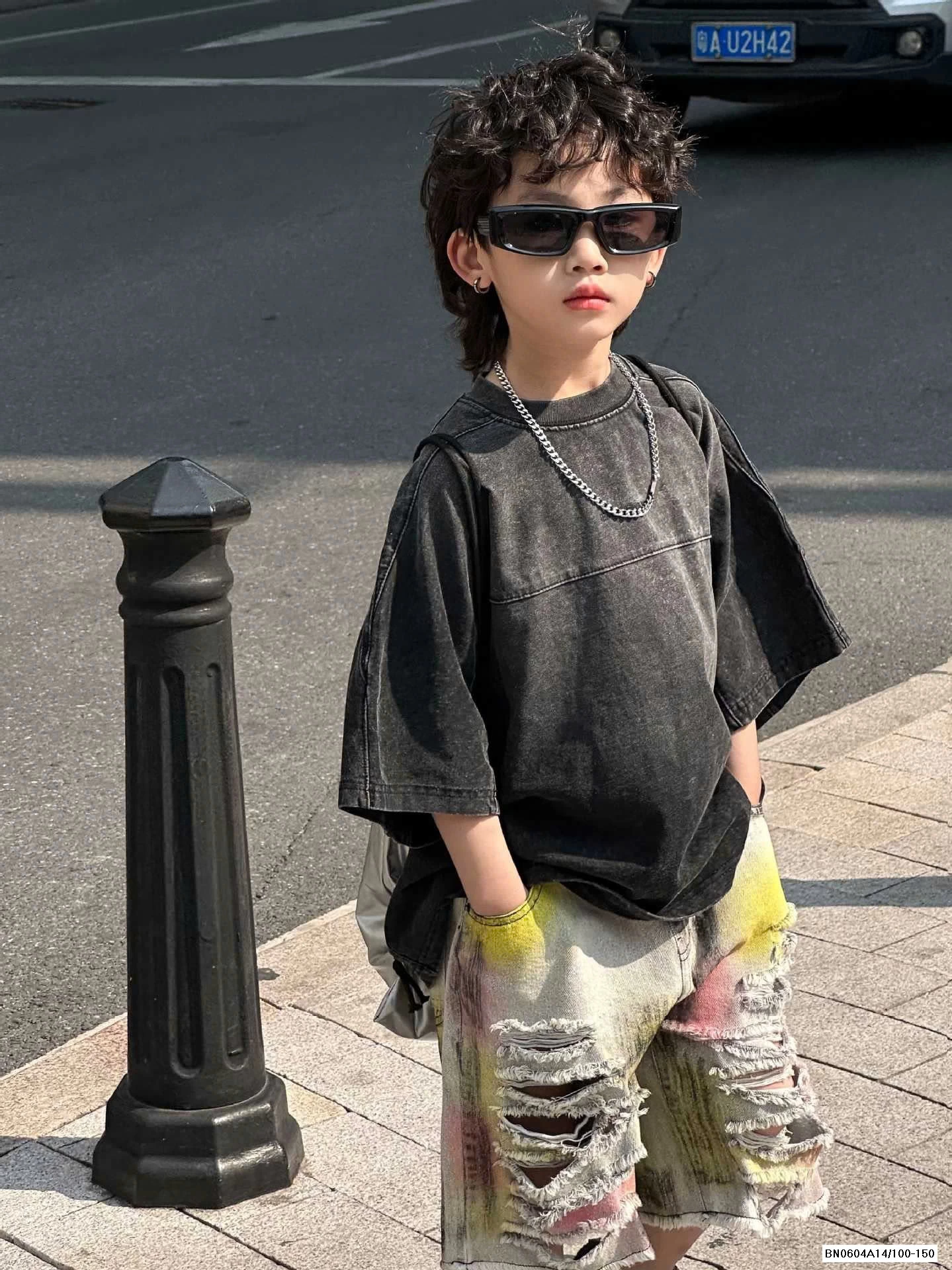 ÁO ĐEN MIX SHORT JEANS RÁCH